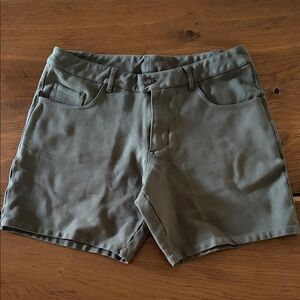 Timoteo Men's Green Stretch Shorts with Belt Loops